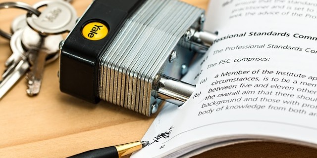un contrato "cerrado bajo llave" mientras se cumplan las condiciones, como el pago de la prima