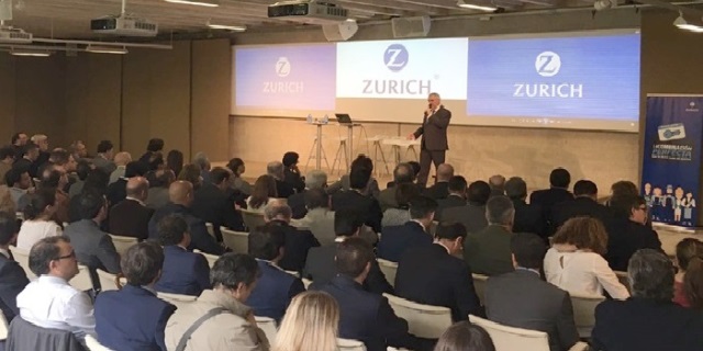 Zurich presentando su seguro para pymes ante el canal de corredores y mediadores