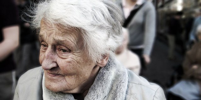 La soledad, un problema para la salud y el bienestar de las personas mayores
