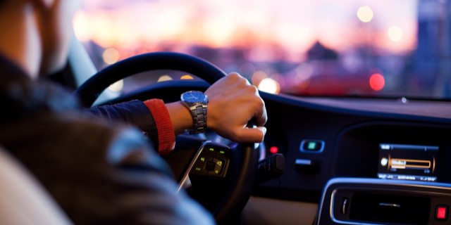 Técnicas “mindfulness” para reducir las distracciones al volante