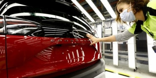 Crossland (Opel Vizor) 2021