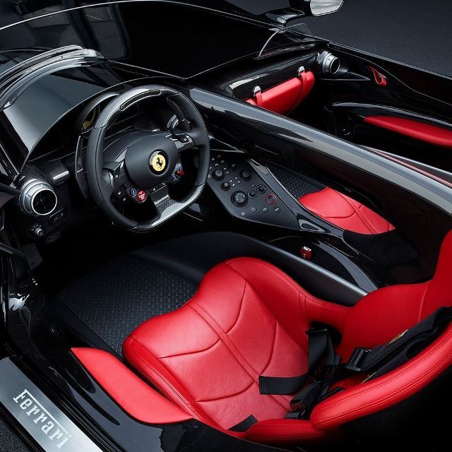 interior Ferrari Monza CR7