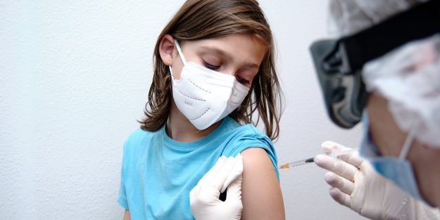 la vacunación a niños y niñas contra la Covid-19 comienza ya en España