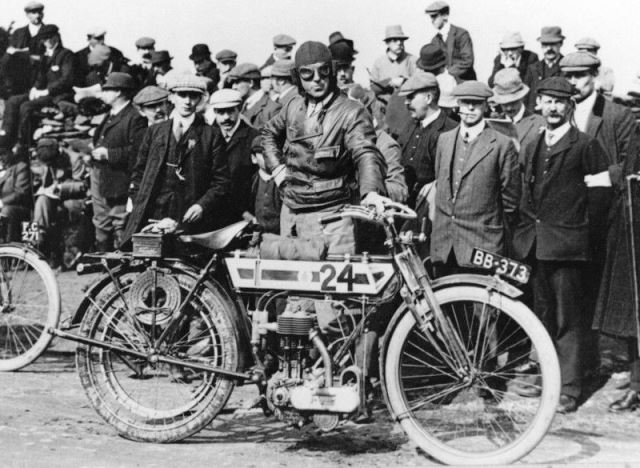triumph es otra de las marcas de motos más antiguas