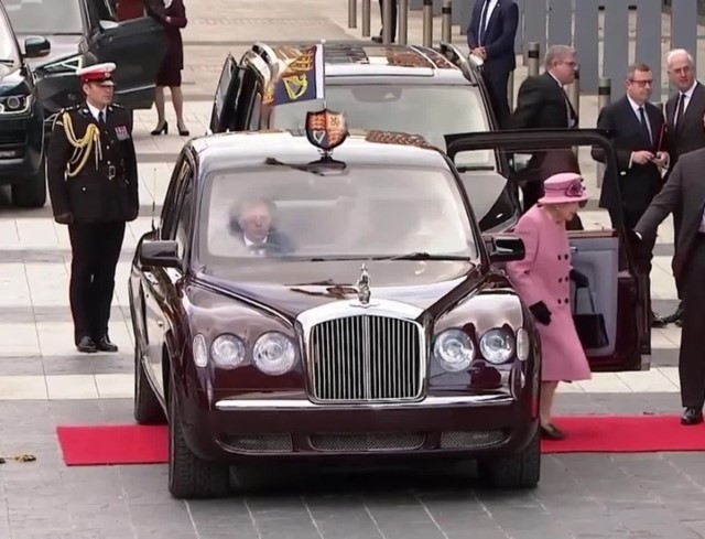 colección de coches clásicos de la corona británica