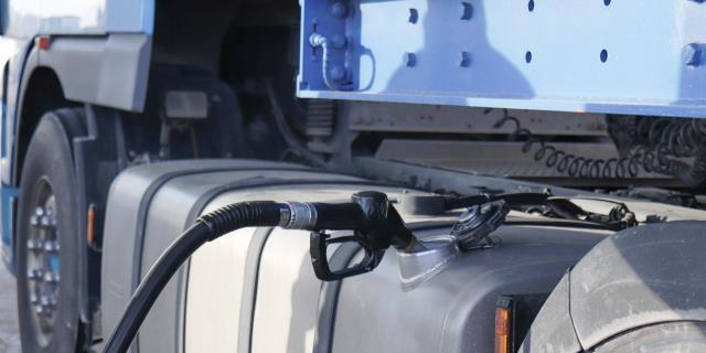 Entre enero y marzo el descuento de 20 céntimos en el PVP de los combustibles se mantiene para el sector del transporte por carretera