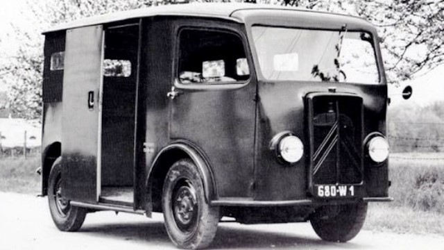 furgoneta Citroën con tracción delantera y neumáticos Michelin