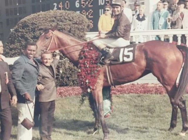 Cañonero caballo Triple Corona