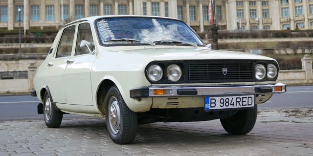 Renault 12 versión 4 faros